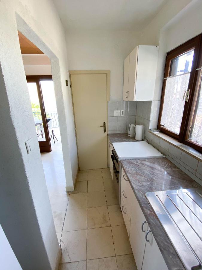 Seaview & Beachfront Apartments Jakov Donji Okrug  Extérieur photo