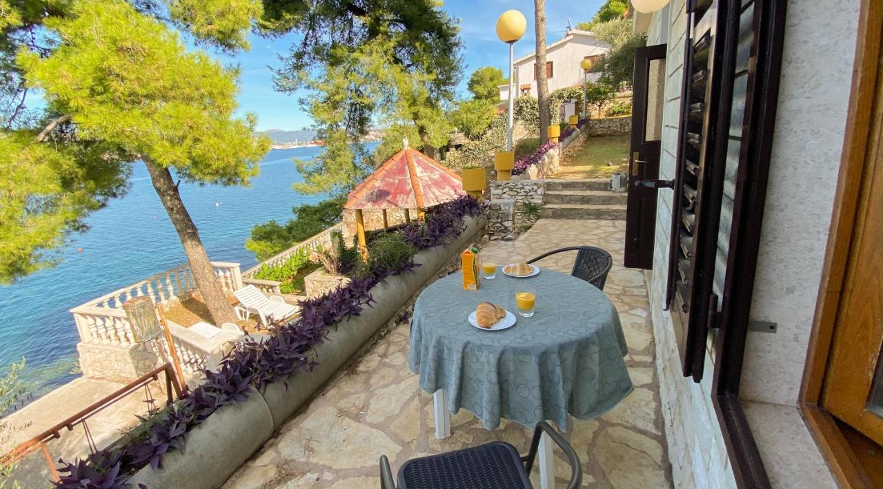 Seaview & Beachfront Apartments Jakov Donji Okrug  Extérieur photo