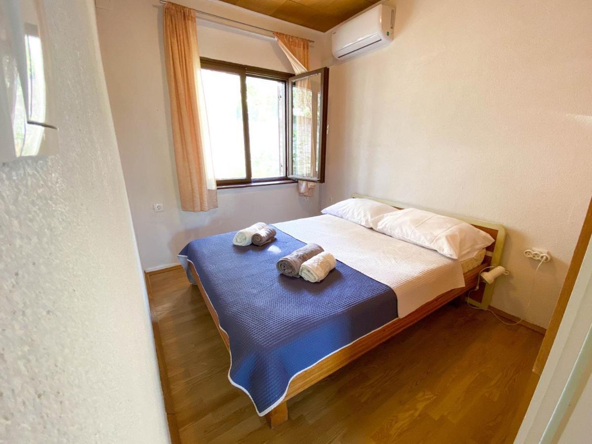Seaview & Beachfront Apartments Jakov Donji Okrug  Extérieur photo