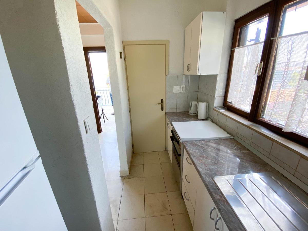 Seaview & Beachfront Apartments Jakov Donji Okrug  Extérieur photo