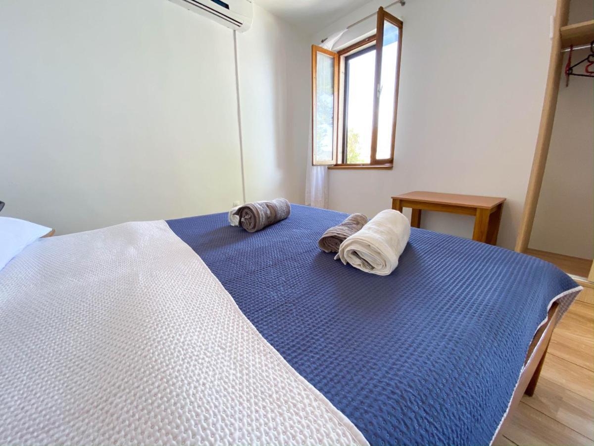 Seaview & Beachfront Apartments Jakov Donji Okrug  Extérieur photo